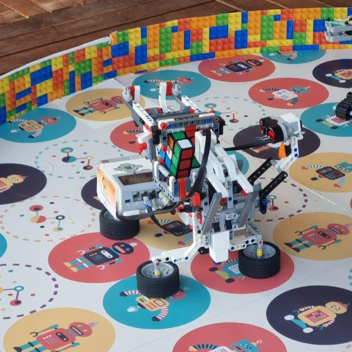 Robô Resolvedor de Cubo Mágico